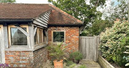 The Granary - A luxurious cosy Grade II listed 18th century barn conversion