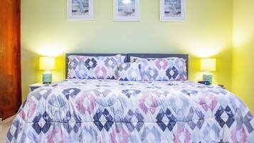 1 habitación, tabla de planchar con plancha, cuna de viaje y wifi