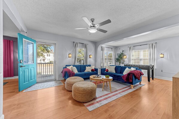 Téléviseur connecté, table de baby-foot