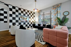 Smart TV, video games, table football, books - Themed VILLA in ORLANDO with Pool, Resort, Game room, Free BBQ next to DISNEY (Kissimmee)