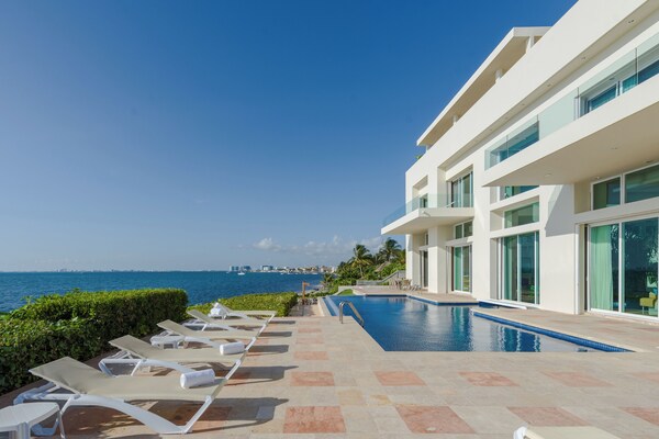 Villa Punta Sam Cancun Beachfront Luxury - Cancún