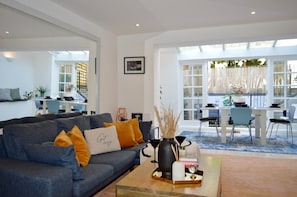Interior - Deluxe 2 bedroom Maisonette in Oval with Garden - close to Central London & KCH (London)