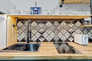 Microwave, stovetop - Casita Talavera (Nashville)