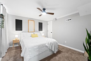 1 habitación, tabla de planchar con plancha, wifi y ropa de cama