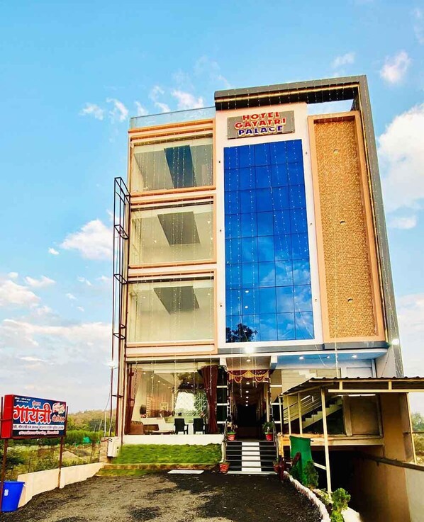 Exterior - Hotel Gayatri Palace (Khandwa)