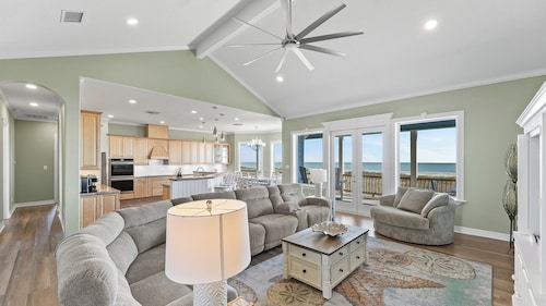Shoreline Sanctuary - Seahorse Beachfront on 2 lots w/ Elevator & Cabana Service