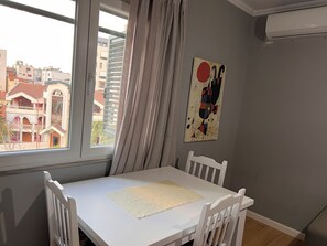 Dining - New Bliss Bazaar Apartment  (Tiranë)