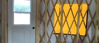 Nice 1-bedroom  off grid yurt no Wi-Fi yurt 22 miles up Rock creek.