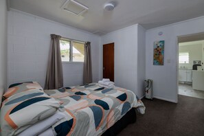 4 chambres, fer et planche à repasser, Wi-Fi, draps fournis