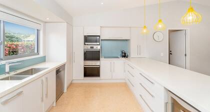 Beach Break Bach - Whangapoua Holiday Home