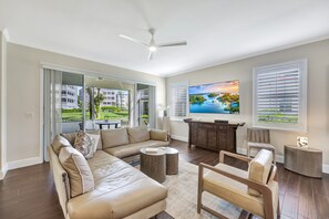 Living area - Luxurious 3BR Condo in the Exclusive Gated Gulf Harbour Yacht & Country Club (Fort Myers)