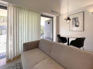 Living area - Studio.Ø6 Garden View (Porto)