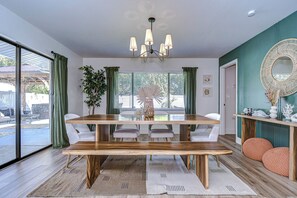 Dining - Beautifully Decorated Largo Home,  close to beaches, Pinellas Trail & Johns Lake (Largo)