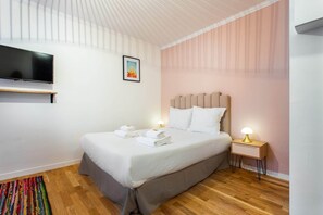 Desk, iron/ironing board, free WiFi, bed sheets