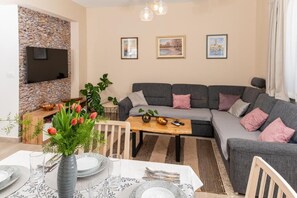 Living area - Calypso ,Charming 2-bedroom apartment with WiFi, AC in lovely Supetar (supetar)