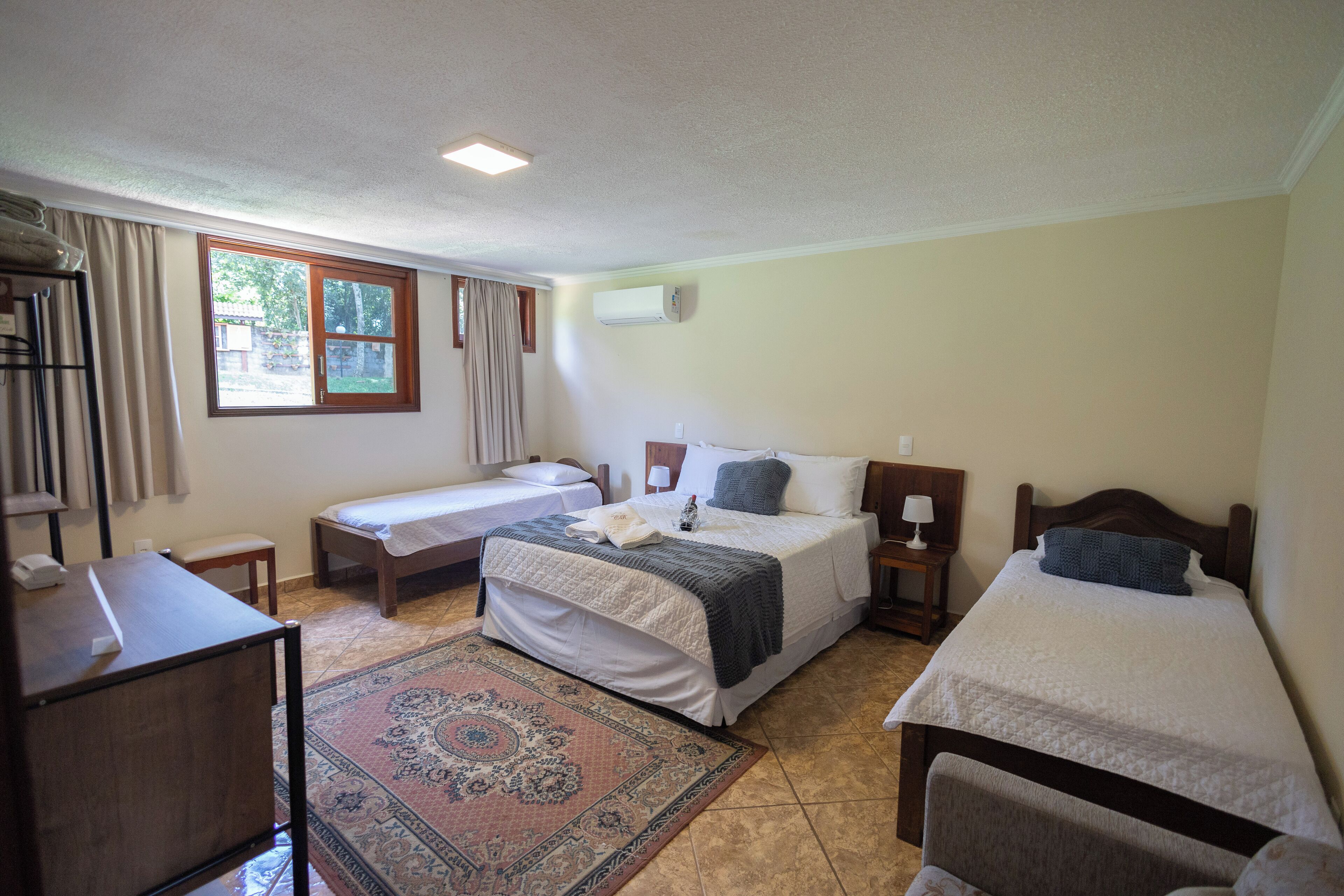 Suíte Standard Quádruplo | Free WiFi