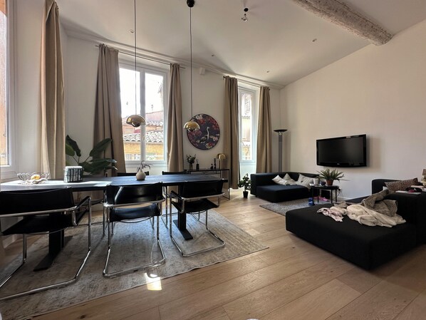 Romantic Apartment, City View | In-room dining - nice-flat-nice (Nice)
