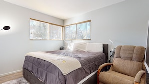 2 habitaciones, tabla de planchar con plancha, wifi y ropa de cama 
