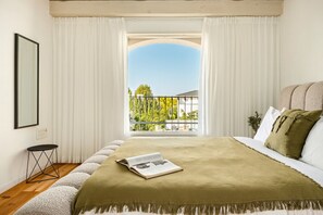 7 bedrooms, iron/ironing board, free WiFi - The Stone-age Palace in Caesarea (Caesarea)