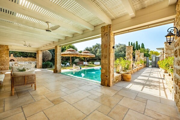 Terrace/patio - The Stone-age Palace in Caesarea (Caesarea)