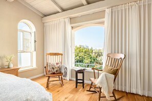 7 Schlafzimmer, Bügeleisen/Bügelbrett
