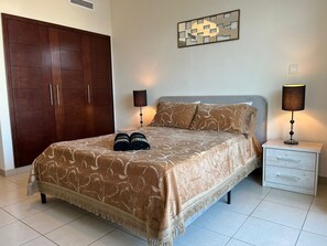 1 bedroom, desk, iron/ironing board, WiFi - 1-bedroom Dubai Downtown-pool,gym,squash,badminton,games, multifunction,meeting (Dubai)