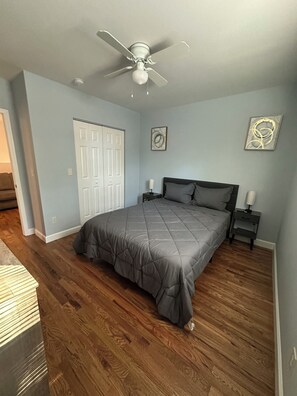 2 bedrooms, iron/ironing board, bed sheets