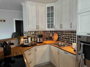 Apartment | Private kitchen | Fridge, microwave, oven, stovetop - Lovely 2-bed Apartment in Central Akureyri (Akureyri)