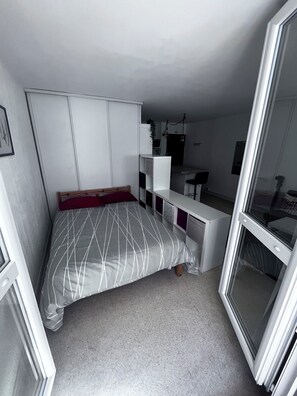1 bedroom, bed sheets - Appartement la timone  (Marseille)