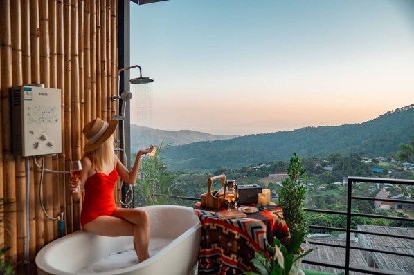 Basic Room, 1 Bedroom | Laptop workspace, bed sheets - Mankhao Homestay (Mae Rim)