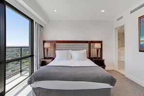 1 غرفة نوم ومكو�اة/لوح كي وخدمة الإنترنت وملاءات أسرّة