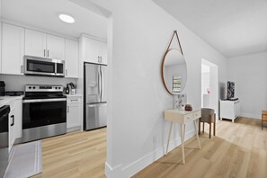 House, Patio | Private kitchen | Coffee/tea maker - Charming House with Free Parking (Miami)