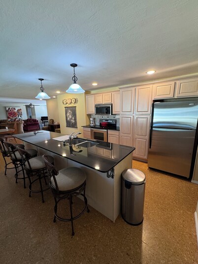 Charming 4-bedroom open concept house with all the amenities in Ponca City.