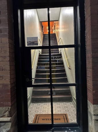 Fachada. Velvet Woody