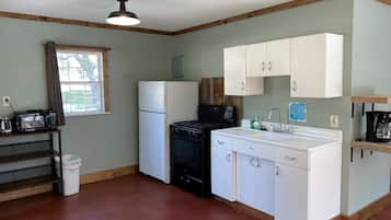 Mikrobølgeovn, ovn, kogeplade, kaffe-/temaskine