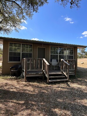 Terrace/patio - Riverbend on the Frio Cabin 5 (Concan)