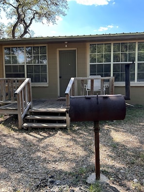 Terrace/patio - Riverbend on the Frio Cabin 5 (Concan)