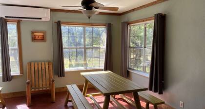 Riverbend on the Frio Cabin 5