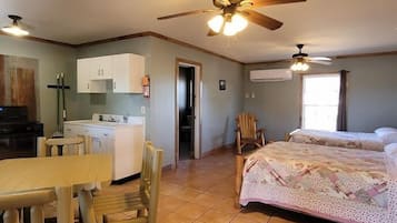 1 室のベッドルーム、WiFi (無料)