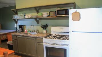 Microwave, oven, stovetop, coffee/tea maker