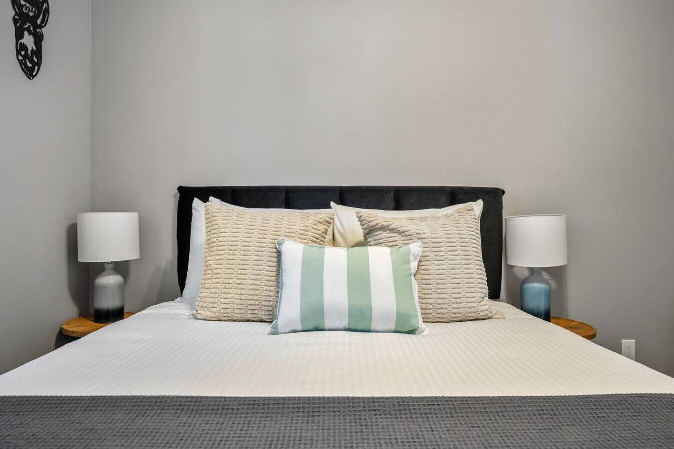 2 soverom, skrivebord, wi-fi (inkludert) og sengetøy