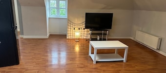 Spacious 3 Bedroom with Parking