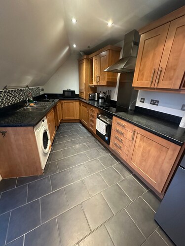 Spacious 3 Bedroom with Parking