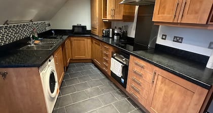 Spacious 3 Bedroom with Parking