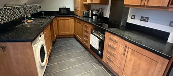 Spacious 3 Bedroom with Parking