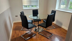 Unclassified image, 5 of 24, button - Spacious 3 Bedroom with Parking (Southampton)