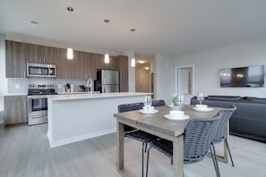 Comfort Apartment, 2 Bedrooms, Balcony | Dining room - Charming DC Area Apartments (Alexandria)