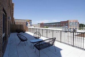 Balcony - Charming DC Area Apartments (Alexandria)