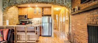 Pool & 3 Hot Tubs: Winter Park Condo on Bus Line