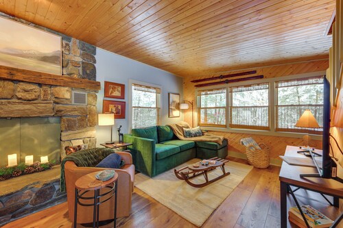 Cozy Ski Retreat! 3 Mi to Okemo Mtn Slopes